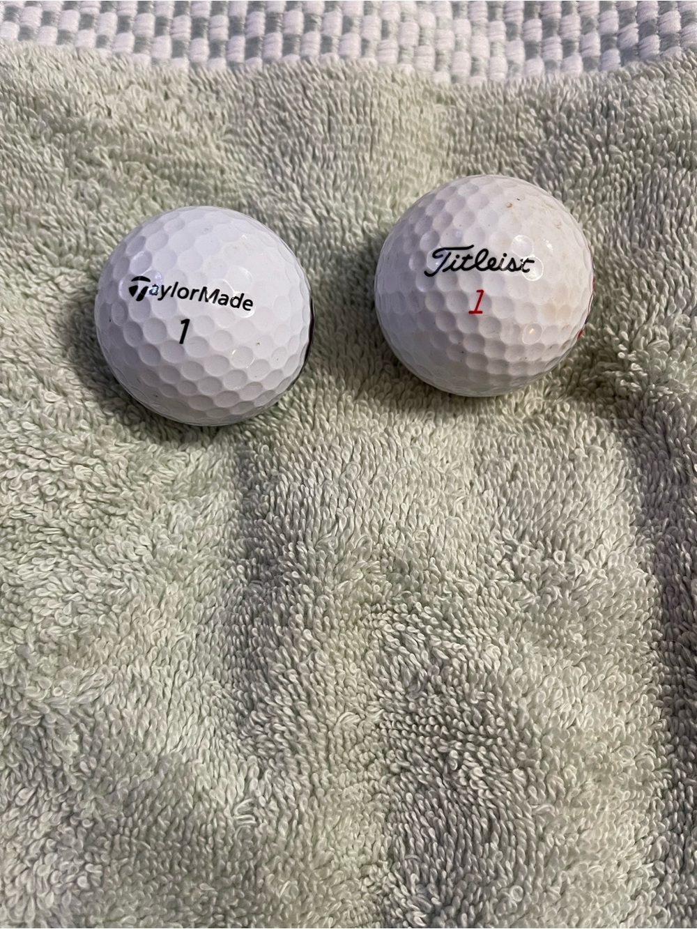 TaylorMade & Titleist White Golf Balls - Pack of 2